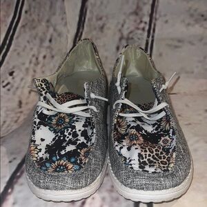 Casual Floral-Print Women’s Canvas Slip-On Sneakers - White/Gray